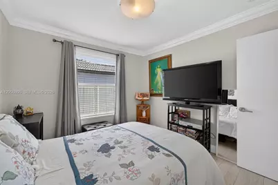 10704 SW 167th St, Miami, FL 33157 - Photo 21