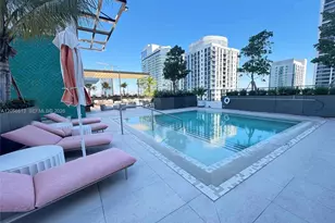 11 NE 6th St, Miami, FL 33132 - Photo 35