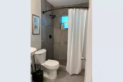 [Address not provided], Hallandale Beach, FL 33009 - Photo 17