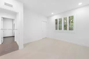 348 Elm St, Hollywood, FL 33019 - Photo 13
