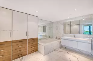 1455 Ocean Dr, Miami Beach, FL 33139 - Photo 15