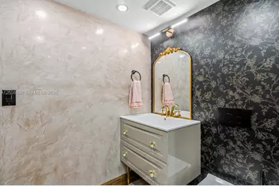 2457 Collins Ave #1603, Miami Beach, FL 33140 - Photo 3