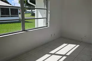 1400 NW 90th Way, Plantation, FL 33322 - Photo 7