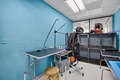 Dog Grooming Shop For Sale in Miami, Miami, FL 33173 - Photo 15