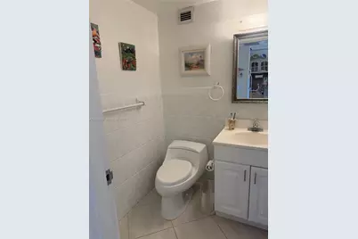 5601 Collins Ave #1723, Miami Beach, FL 33140 - Photo 7