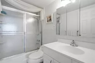 5601 Collins Ave, Miami Beach, FL 33140 - Photo 15