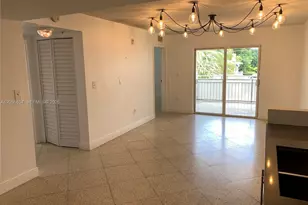 498 SW 2nd St, Miami, FL 33130 - Photo 3