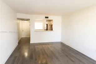 1000 Colony Point Cir, Pembroke Pines, FL 33026 - Photo 3
