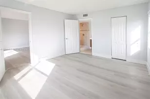 1000 NW 106th Terrace, Pembroke Pines, FL 33026 - Photo 19