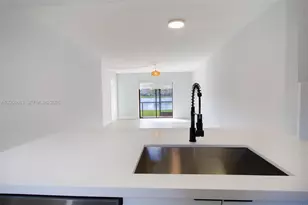 1000 NW 106th Terrace, Pembroke Pines, FL 33026 - Photo 11
