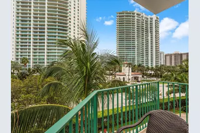 20000 E Country Club Dr #416, Aventura, FL 33180 - Photo 35