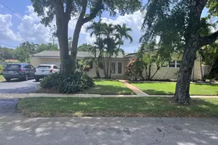 880 Azalea Ct, Plantation, FL 33317 - Photo 3