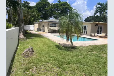 880 Azalea Ct, Plantation, FL 33317 - Photo 5