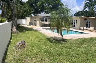 880 Azalea Ct, Plantation, FL 33317 - Photo 5