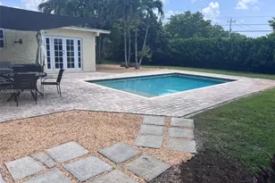 880 Azalea Ct, Plantation, FL 33317 - Photo 7