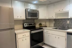 300 Bayview Dr, Sunny Isles Beach, FL 33160 - Photo 9