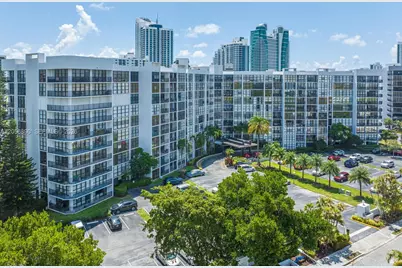 800 Parkview Dr #410, Hallandale Beach, FL 33009 - Photo 3