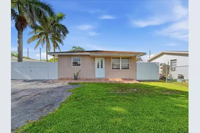 827 SW 3rd St, Florida City, FL 33034 - Photo 1