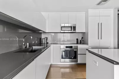 88 SW 7th St #3909, Miami, FL 33130 - Photo 13