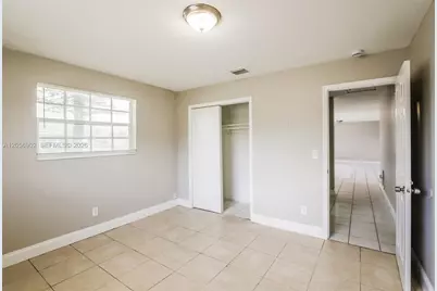 7171 SW 10th Ct, Pembroke Pines, FL 33023 - Photo 11