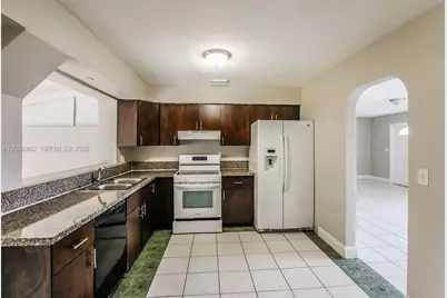 7171 SW 10th Ct, Pembroke Pines, FL 33023 - Photo 5