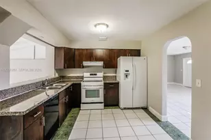 7171 SW 10th Ct, Pembroke Pines, FL 33023 - Photo 5