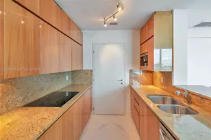50 South Pointe Dr, Miami Beach, FL 33139 - Photo 17