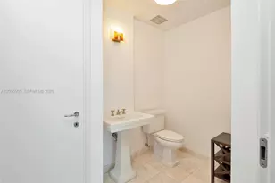 50 South Pointe Dr, Miami Beach, FL 33139 - Photo 23