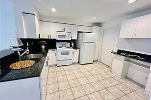 1387 Barcelona Way, Weston, FL 33327 - Photo 3