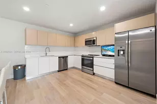2505 NE 193rd St, Miami, FL 33180 - Photo 3