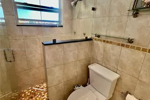 1540 NE 191st St, Miami, FL 33179 - Photo 9