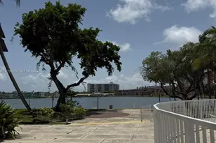 1540 NE 191st St, Miami, FL 33179 - Photo 13