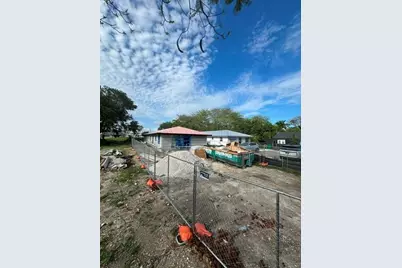 684 NW 14th St, Florida City, FL 33034 - Photo 11