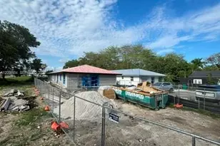 684 NW 14th St, Florida City, FL 33034 - Photo 11