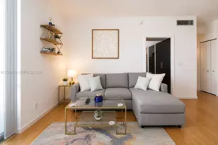 690 SW 1st Ct, Miami, FL 33130 - Photo 3