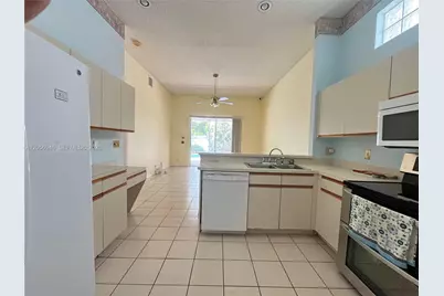 10854 Limeberry Dr, Cooper City, FL 33026 - Photo 21
