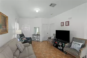 8242 NW 107 Ct, Doral, FL 33178 - Photo 11