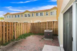 8242 NW 107 Ct, Doral, FL 33178 - Photo 9