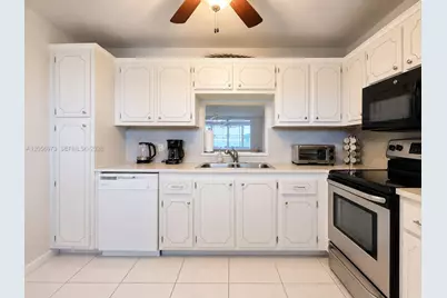 301 NE 14th Ave #507, Hallandale Beach, FL 33009 - Photo 11