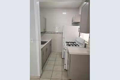 215 30th St #1, Miami Beach, FL 33140 - Photo 5