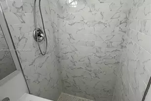 215 30th St, Miami Beach, FL 33140 - Photo 9