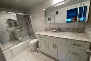 5825 Collins Ave, Miami Beach, FL 33140 - Photo 5