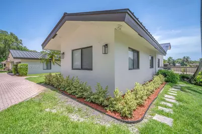 3180 N 36th St, Hollywood, FL 33021 - Photo 13