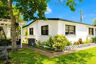 7061 Moseley St, Hollywood, FL 33024 - Photo 5
