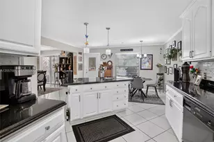 9050 Jacaranda Ln, Plantation, FL 33324 - Photo 19