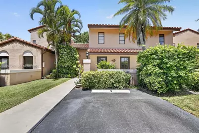 9050 Jacaranda Ln #3, Plantation, FL 33324 - Photo 1