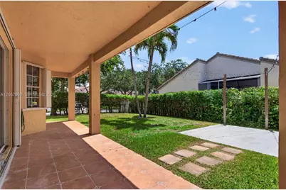 498 Cambridge Ln, Weston, FL 33326 - Photo 15