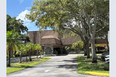 100 Ashbury Rd #107, Hollywood, FL 33024 - Photo 7