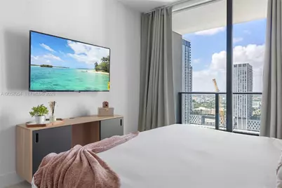 159 NE 6th St #2704, Miami, FL 33132 - Photo 19