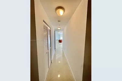 1111 SW 1st Ave #1914, Miami, FL 33130 - Photo 5